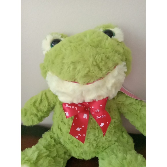 Frog plushie With Red Love Bow And Embroidered Heart On Foot NEW - Picture 2 of 10